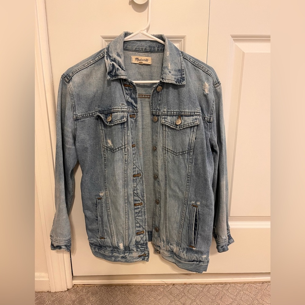Madewell Distressed Denim Oversized Jacket. Light Wash. Size XS.
